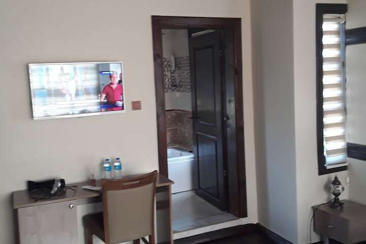 Room 17 of 44