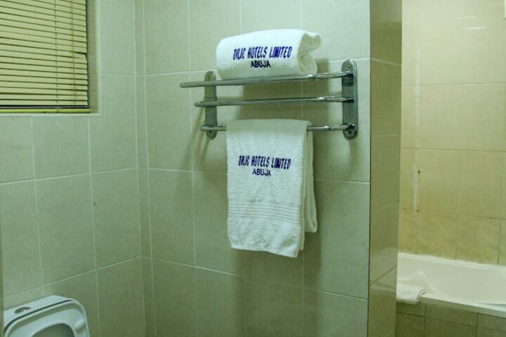 Room 19 of 28
