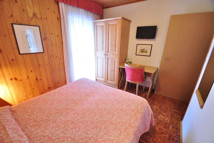 Room 7 of 49
