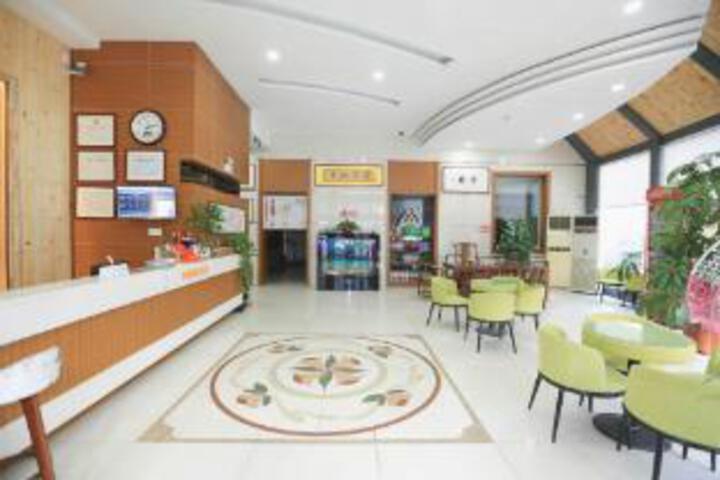 Huayi Hotel (Gaoqing Aizunke)