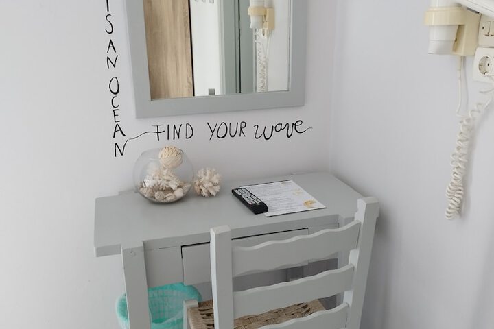 Room 42 of 102