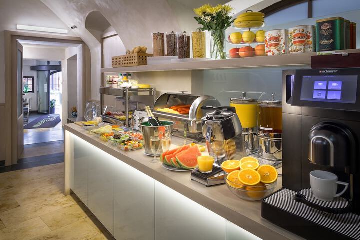 Breakfast area
