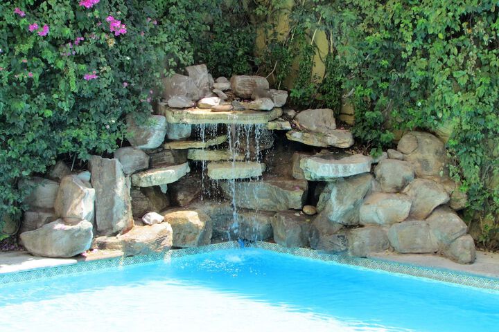 Pool 73 of 131