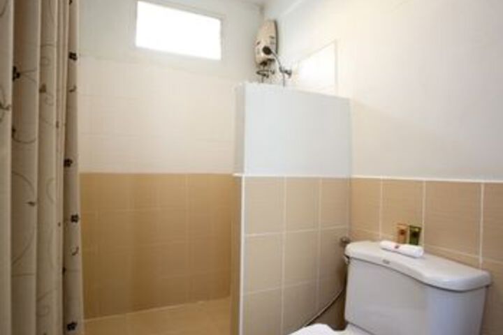 Room 4 of 36