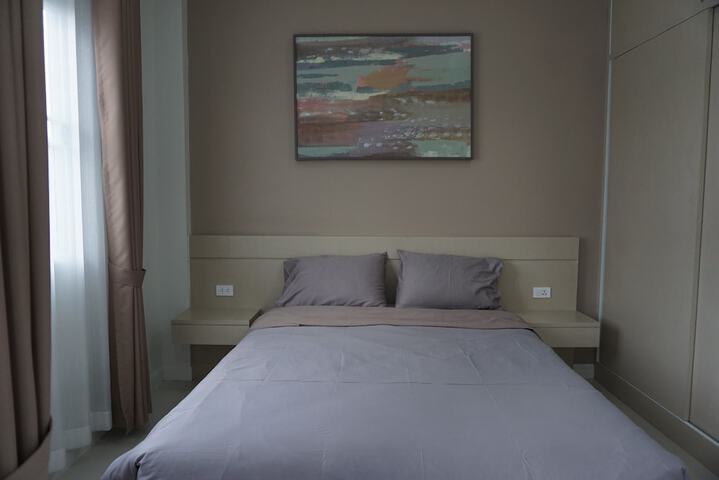 Room 4 of 32