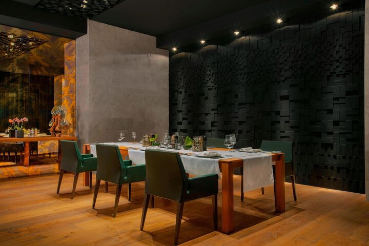 Dining 93 of 131