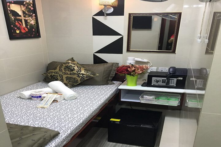 Room 38 of 61