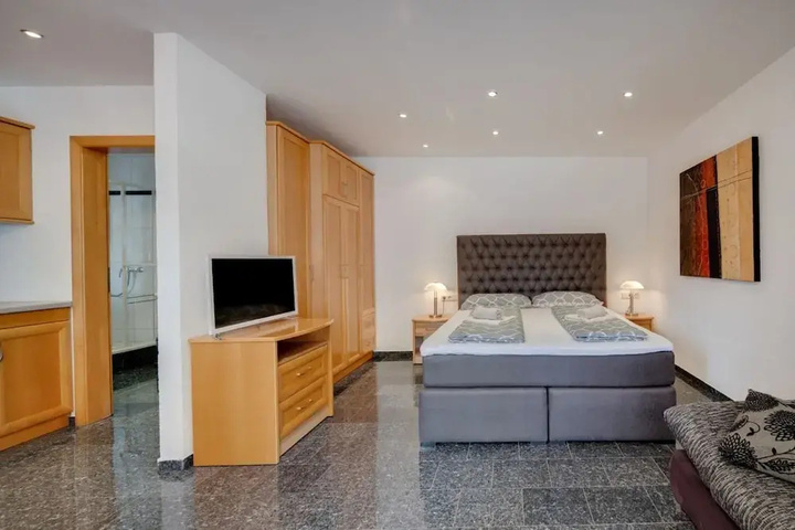 Room 2 of 11