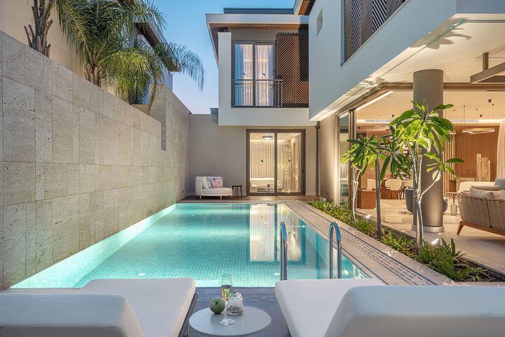 Pool 46 of 111