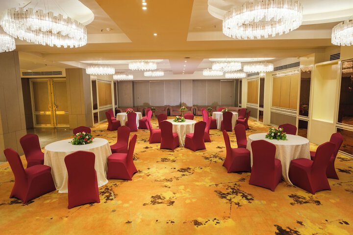 Ballroom/Hall 67 of 78