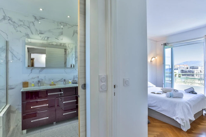 Room 3 of 16