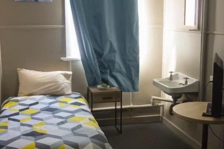 Room 7 of 17
