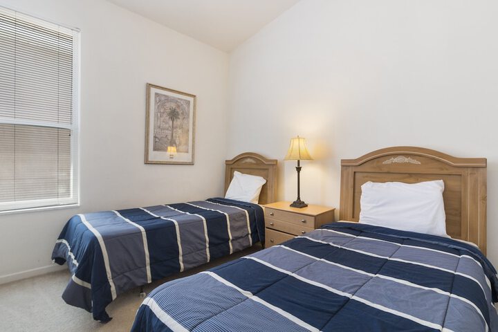 Room 6 of 30
