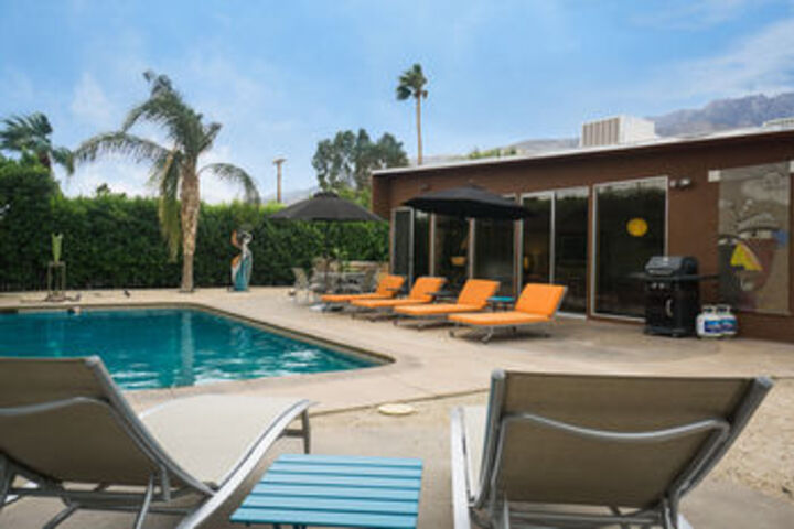 Pool 27 of 32