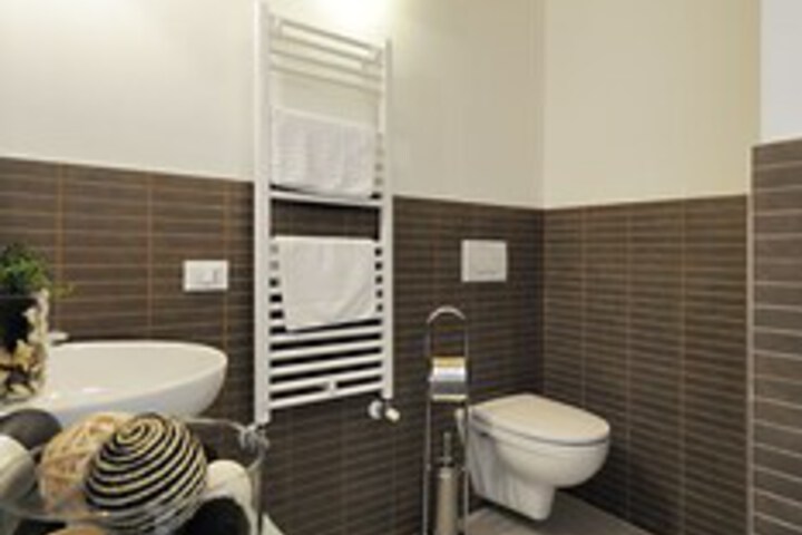 Room 3 of 35