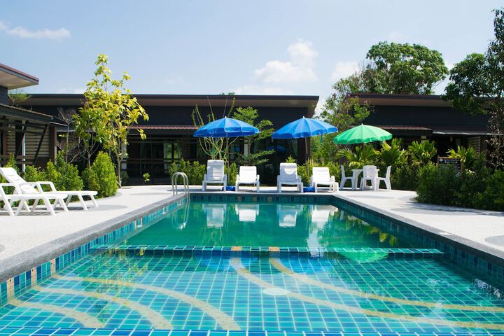 Pool 28 of 64