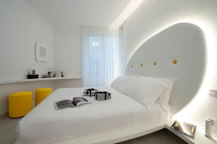 Room 13 of 21
