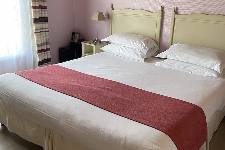 Room 8 of 50