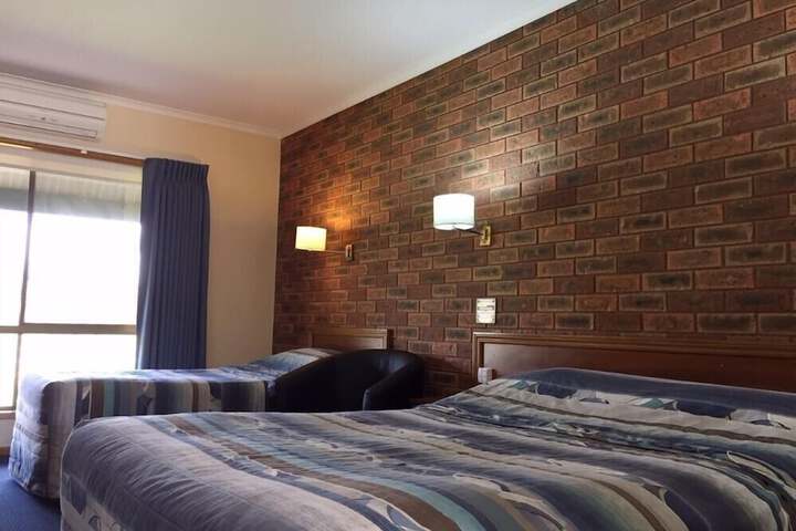 Room 4 of 35