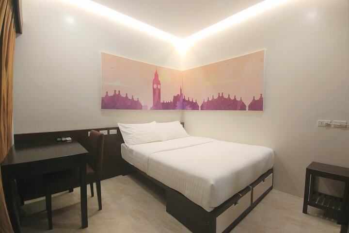 Room 10 of 55