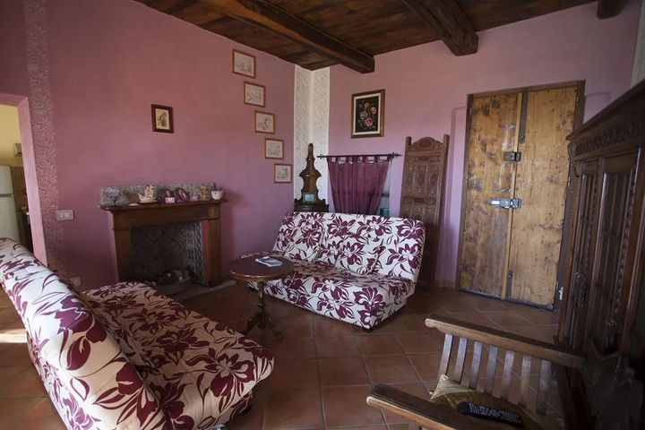Room 6 of 23