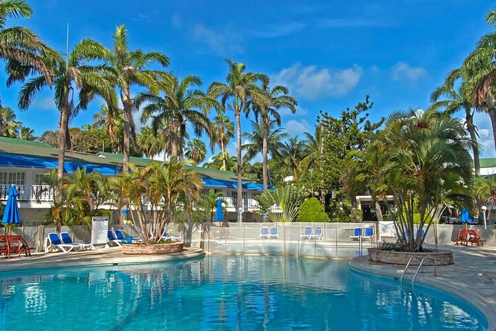 Pool Hotel