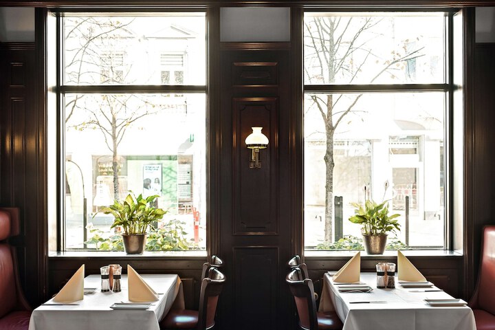 Dining 59 of 87