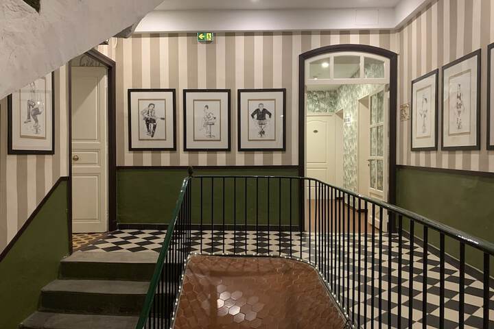 Ballroom/Hall 86 of 107