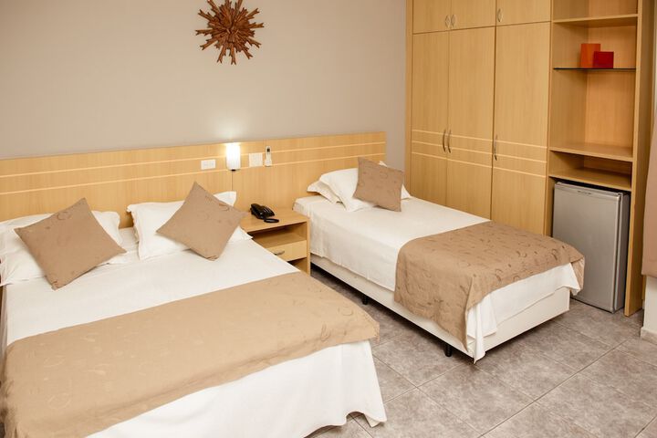 Room 9 of 28