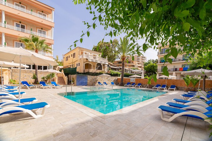 Pool 10 of 52