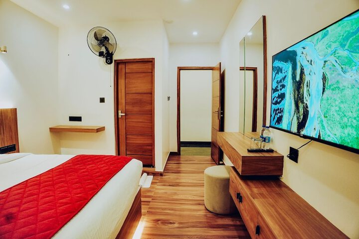 Room 14 of 19