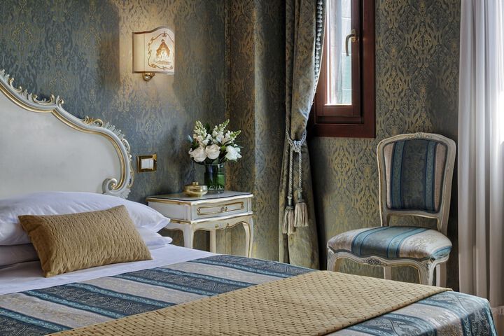 Room 13 of 54