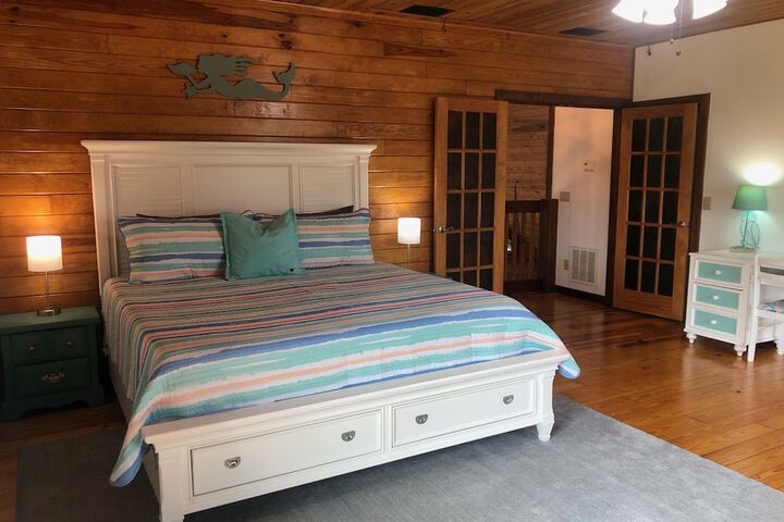 Room 4 of 87