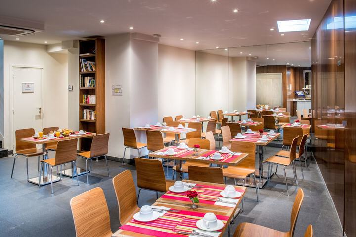 Breakfast area
