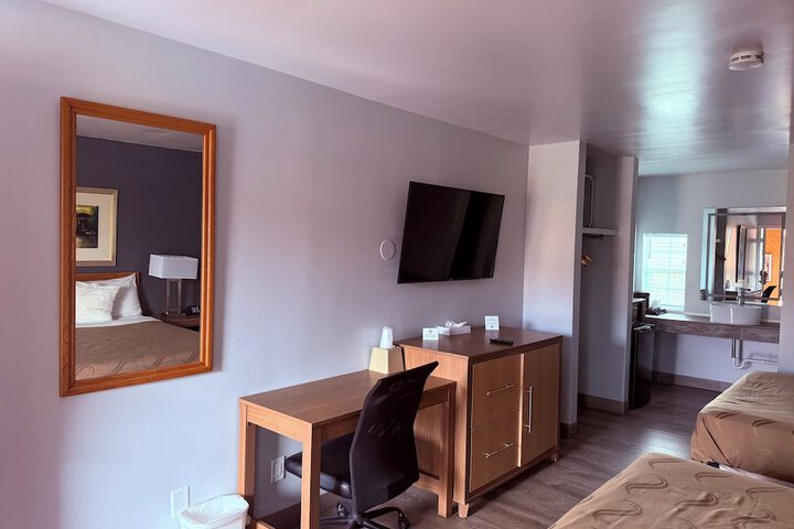 Room 32 of 74