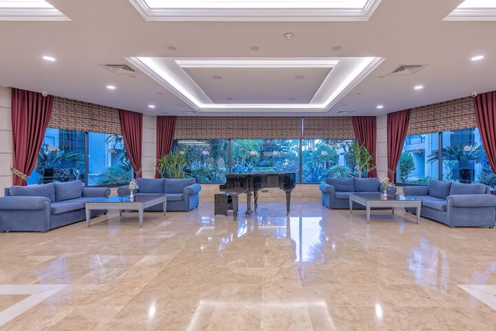 Guest Lobby
