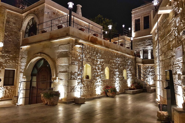 Hotel 94 of 106