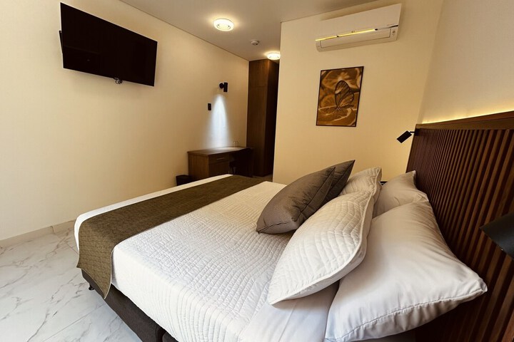Room 7 of 49