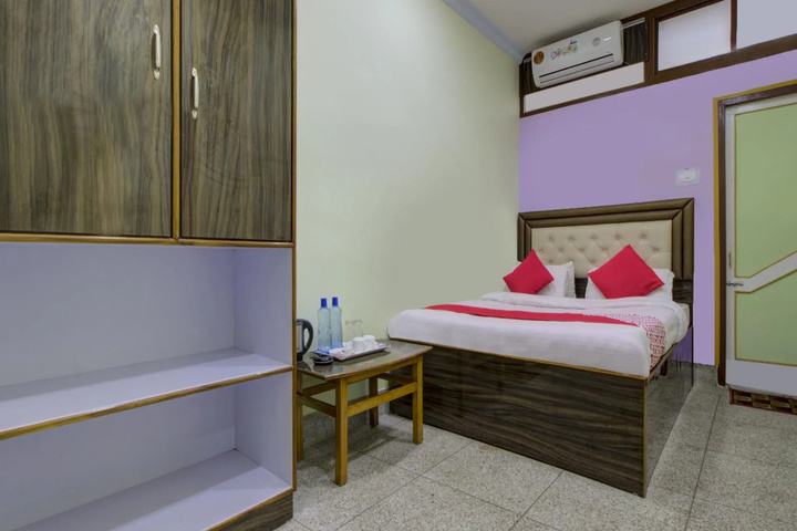 Room 3 of 15