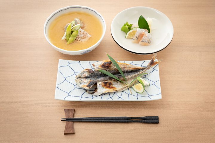 Lounge 33 of 63