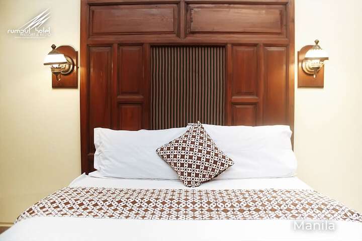 Room 4 of 12