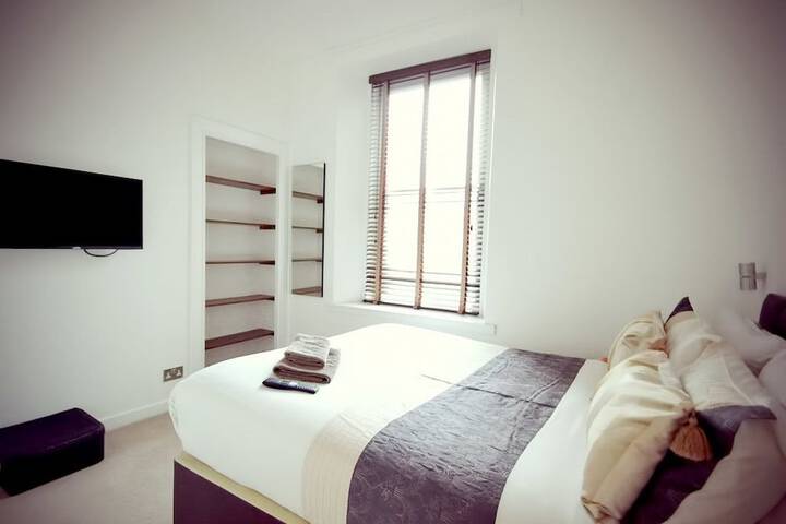 Room 5 of 29