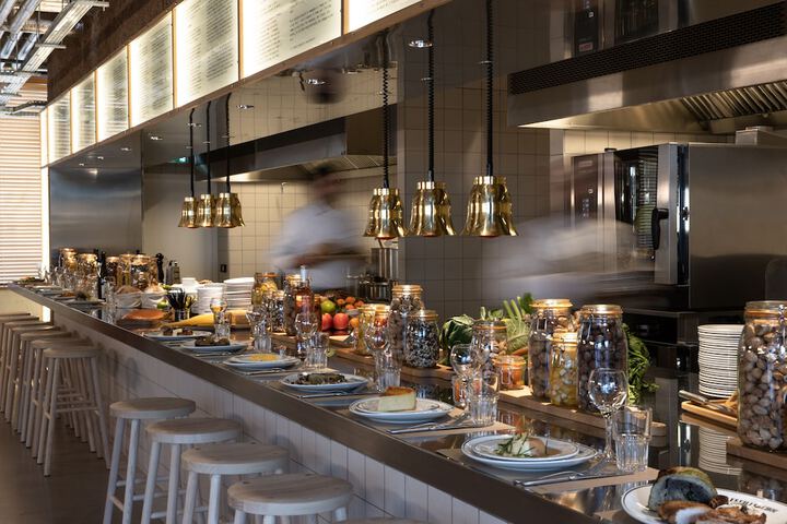 Dining 52 of 66