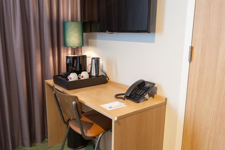 Room 8 of 44
