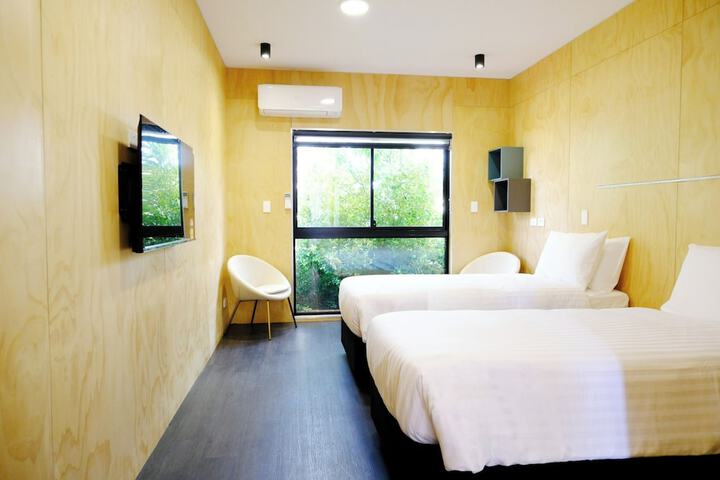 Room 9 of 20