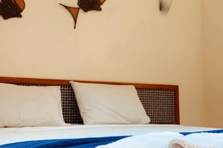 Room 12 of 33