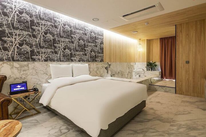 Room 14 of 41