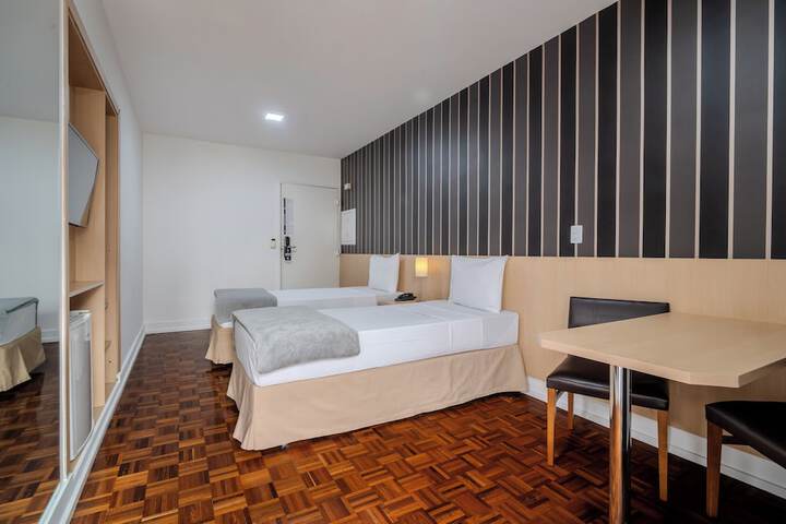 Room 12 of 46