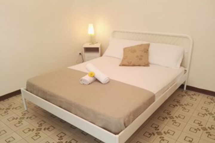 Room 7 of 11