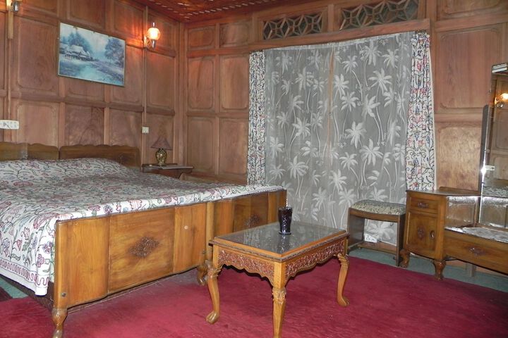 Room 12 of 45